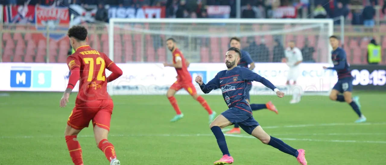 Cosenza, Viviani ancora ko. Le condizioni di Marras dopo il derby