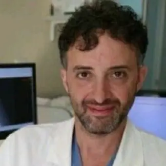 Dopo la morte del papà chiede in un tema un’ambulanza, i carabinieri lo aiutano