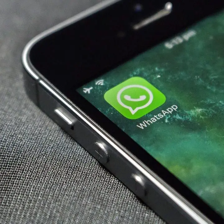 Cosenza, le chat su WhatsApp inguaiano i finanzieri e gli altri indagati