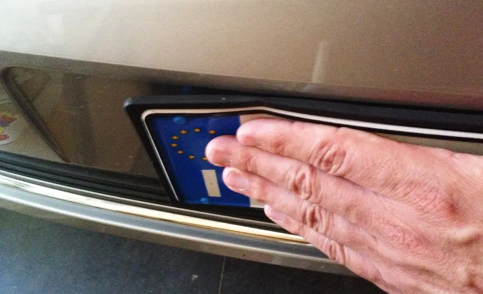 Occhio alla targa! La banda della Mercedes usa quelle rubate ad altri veicoli