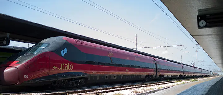 Alta Velocità... ma nella chiusura delle porte. I passeggeri del Torino-Paola restano bloccati