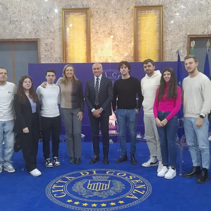 Cosenza, incontro a Palazzo dei Bruzi tra il sindaco e alcuni studenti Unical