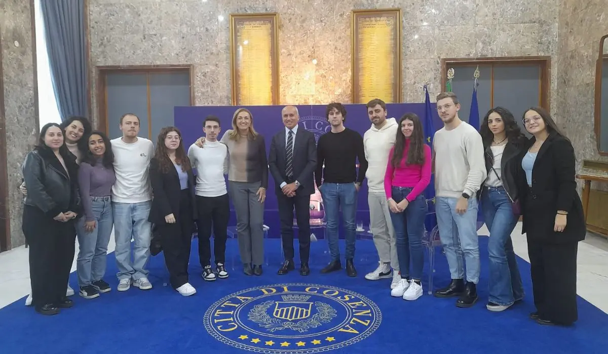Cosenza, incontro a Palazzo dei Bruzi tra il sindaco e alcuni studenti Unical
