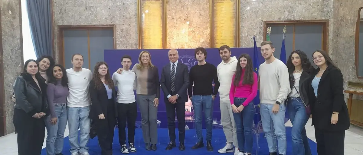 Cosenza, incontro a Palazzo dei Bruzi tra il sindaco e alcuni studenti Unical