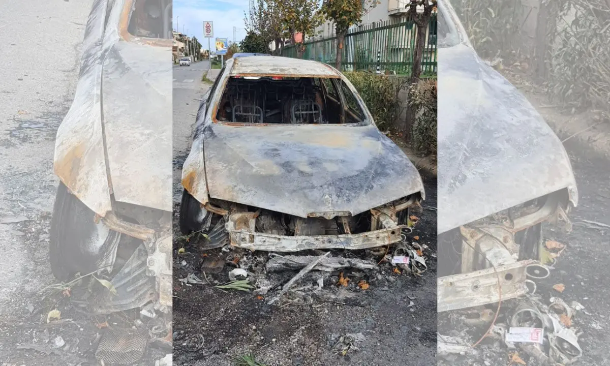 Trebisacce, auto distrutta dalle fiamme: possibile origine dolosa