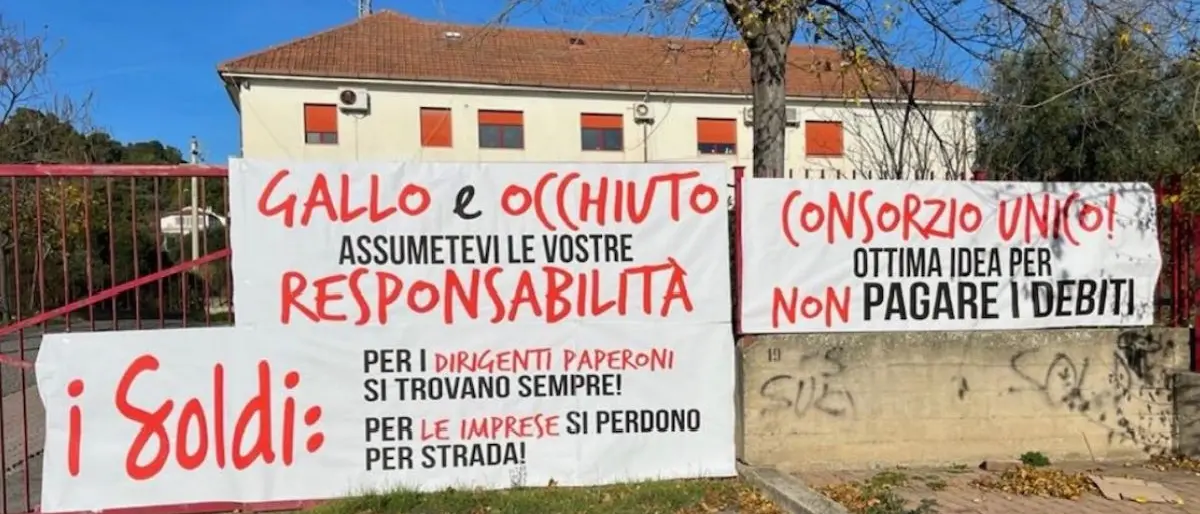 Consorzio di Bonifica, gli imprenditori a Trebisacce protestano contro Gallo e Occhiuto