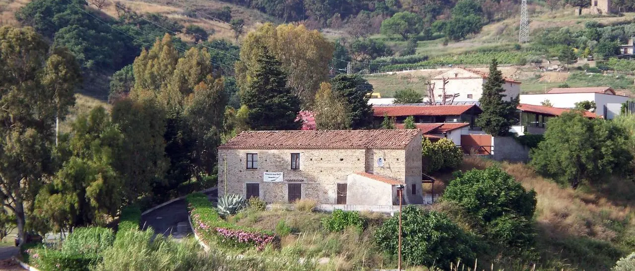 Belvedere Marittimo, alla Vecchia fattoria si torna a ballare a ritmo degli anni '80 e '90