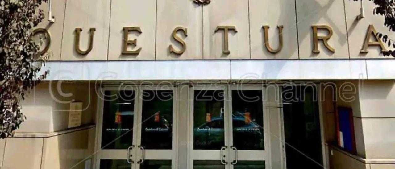 Controlli nel centro di Cosenza, 199 persone identificate: due espulsioni per immigrazione irregolare