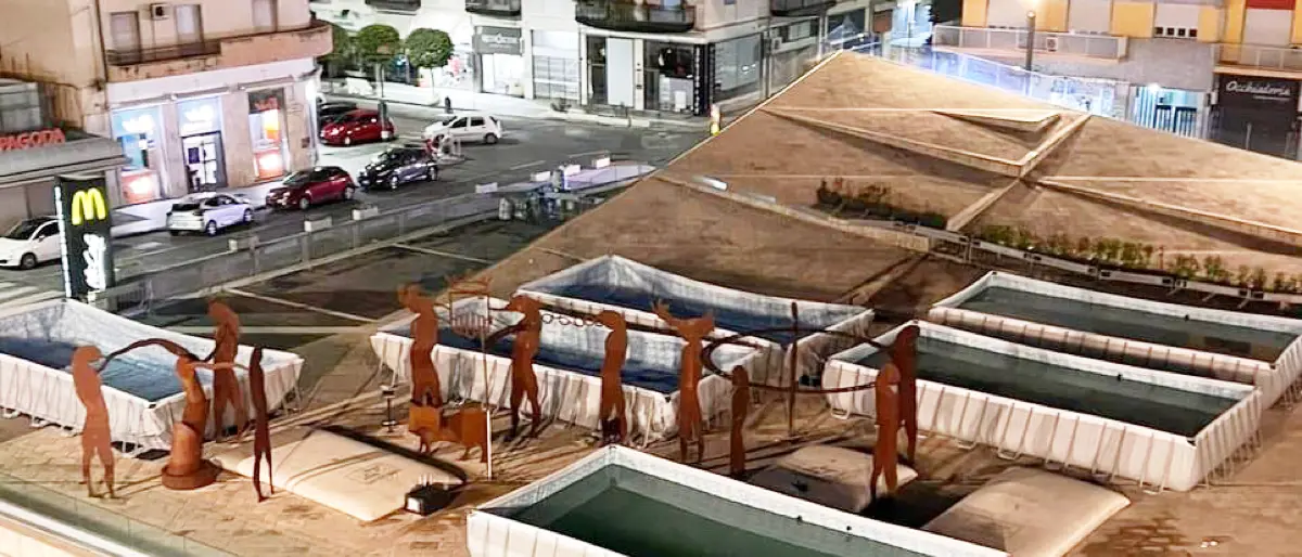 “Piscine” a piazza Bilotti, in atto test di carico per il dissequestro