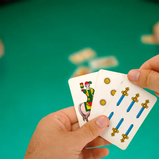 Natale, non solo Tombola. I giochi tradizionali da Patruni e Sutta a Scippa core