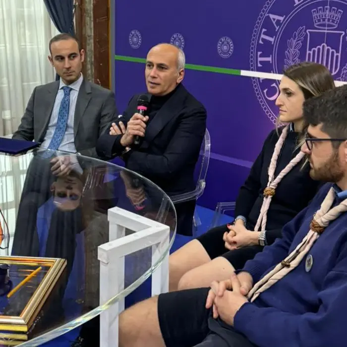 Cosenza, il sindaco Franz Caruso riceve i gruppi scout