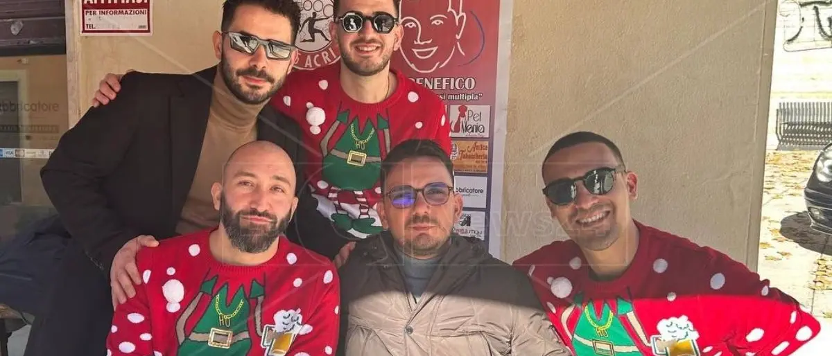 Natale nel segno della solidarietà ad Acri, raccolta fondi in piazza per un 39enne affetto da sclerosi multipla