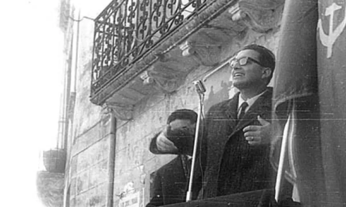 Cantavamo \"Bandiera rossa\", una storia del Pci cosentino