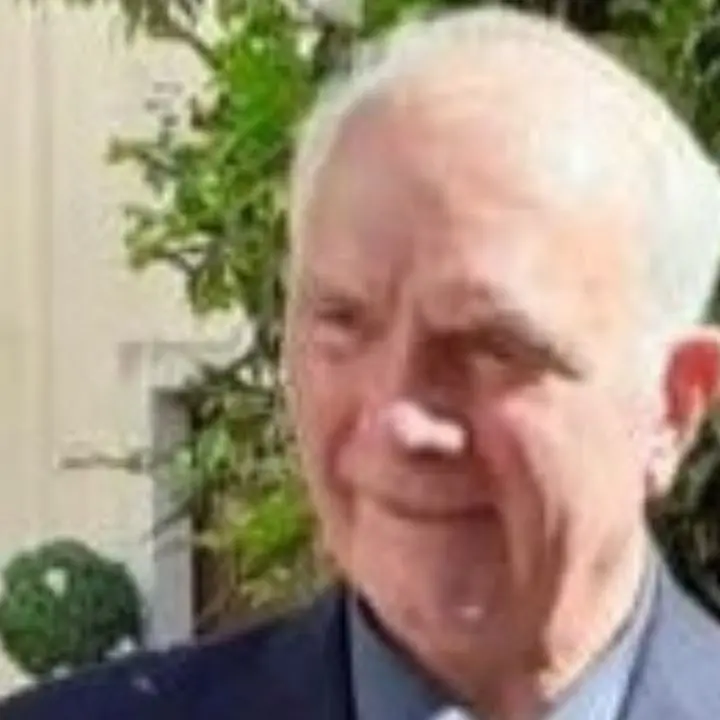 Scompare Antonio Costantini, storico dirigente in pensione del Comune di Cosenza