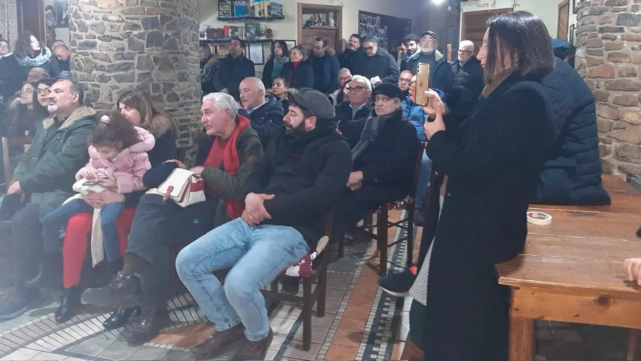 Longobucco, la minoranza svolge il \"Consiglio comunale d'opposizione\"