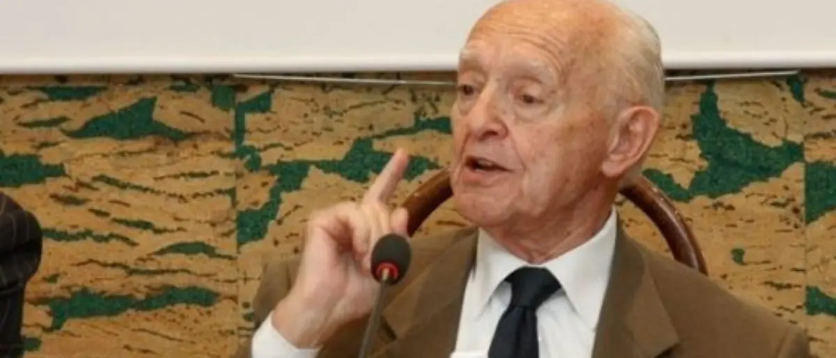 Cosenza, intitolato a Dario Antoniozzi il giardino che circonda le fontane di Piazza Europa