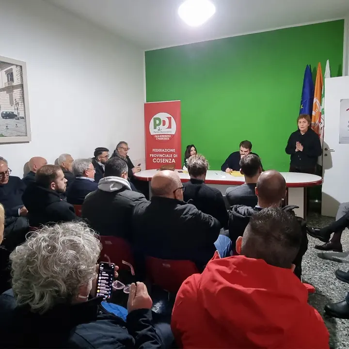 Pd Cosenza, segni di vita (e di dissenso) dall'assemblea di circolo