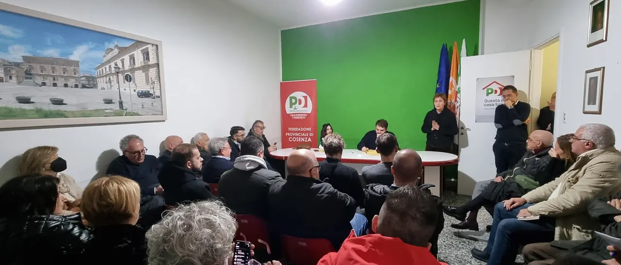 Pd Cosenza, segni di vita (e di dissenso) dall'assemblea di circolo