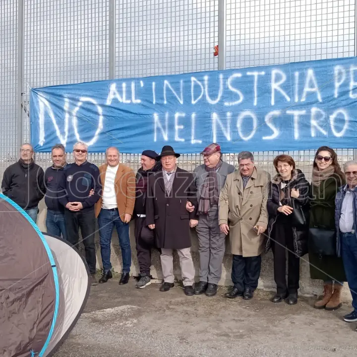 Corigliano Rossano, parte il sit-in permanente per dire no a Baker Hughes