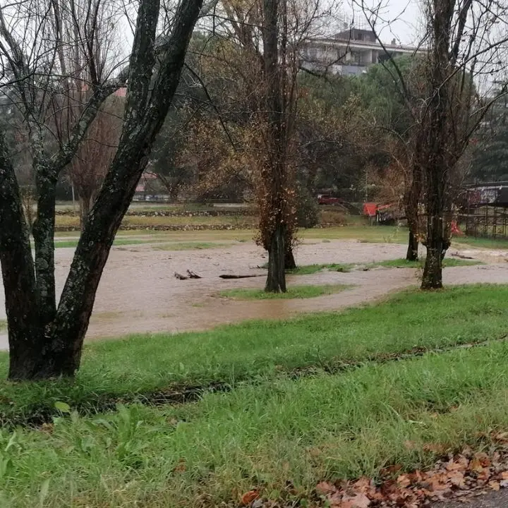 Acqua alta a Rende, esondano i torrenti Emoli e Surdo