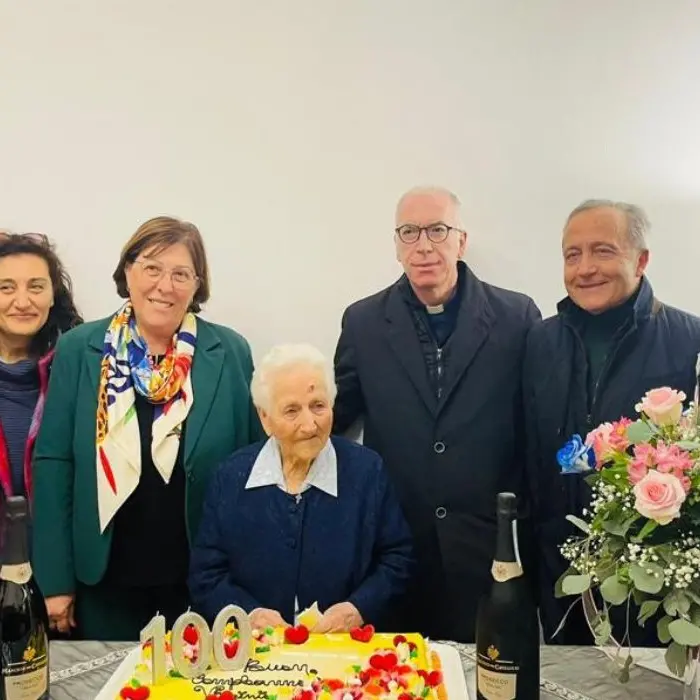 San Marco festeggia la centenaria Virginia Sarpa: nonna e bisnonna dolcissima