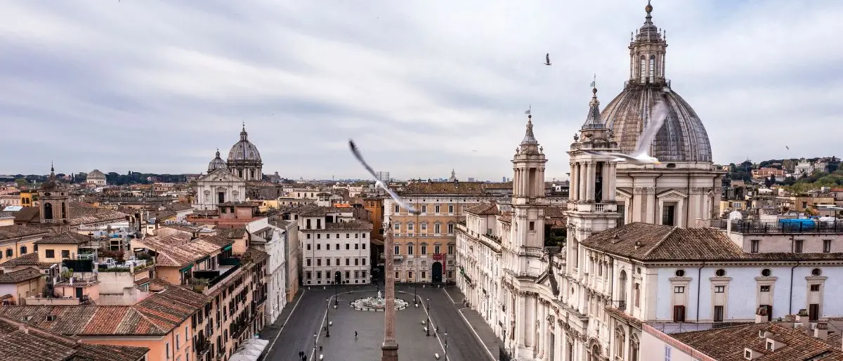 I minori della casa famiglia \"Lo Scoiattolo\" a Piazza Navona per l'arrivo della Befana