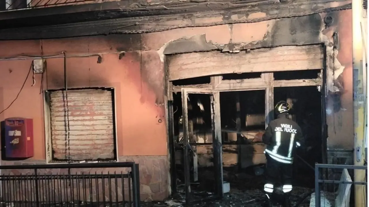 Incendio all'ufficio postale di Mandatoriccio, a breve la consegna del container