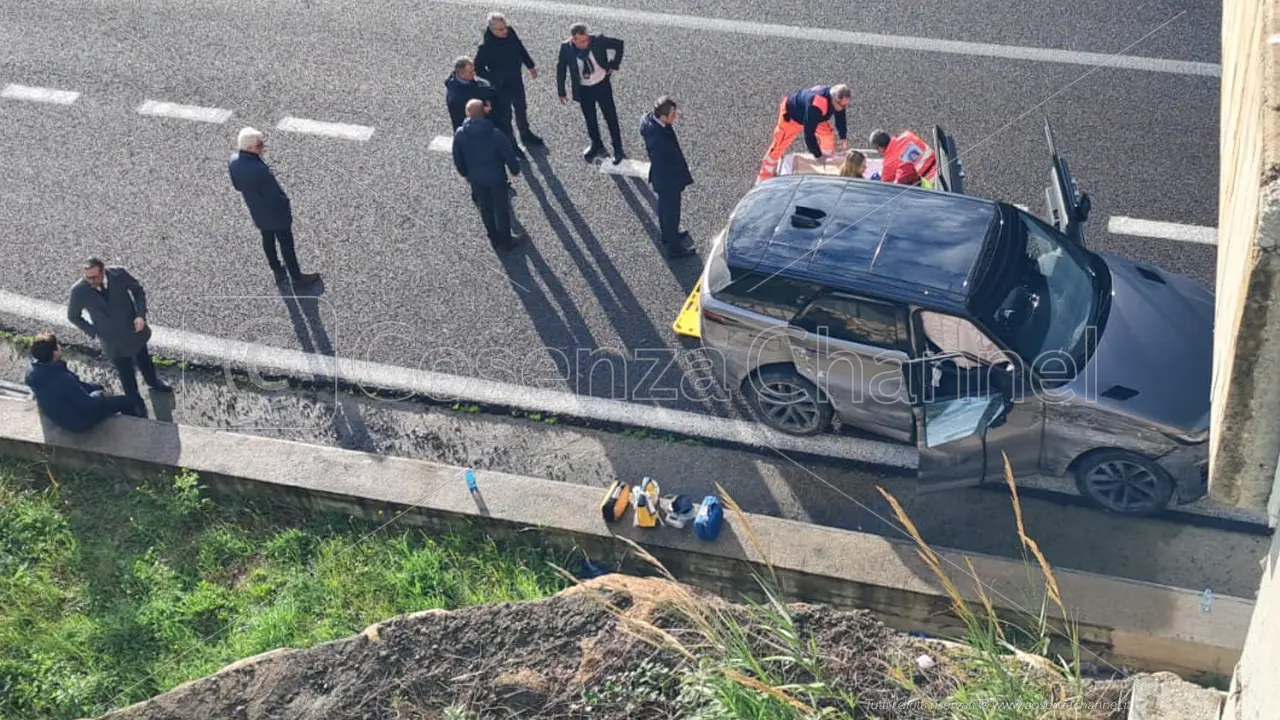Incidente in autostrada per il presidente della Regione Roberto Occhiuto