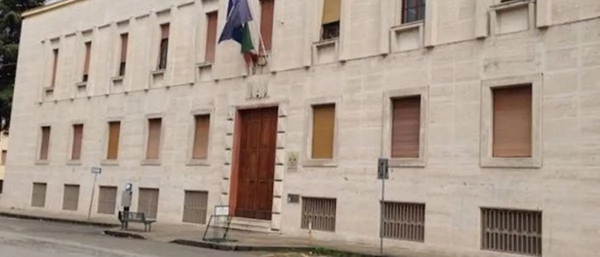 Dirigente dell'Asp di Cosenza a giudizio: l'Ente pagava il gas medicale a prezzi gonfiati rispetto alla media