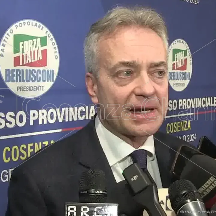 Cetraro, colpo di scena. Gianluca Gallo: «Forza Italia garantisca sostegno a Cennamo»