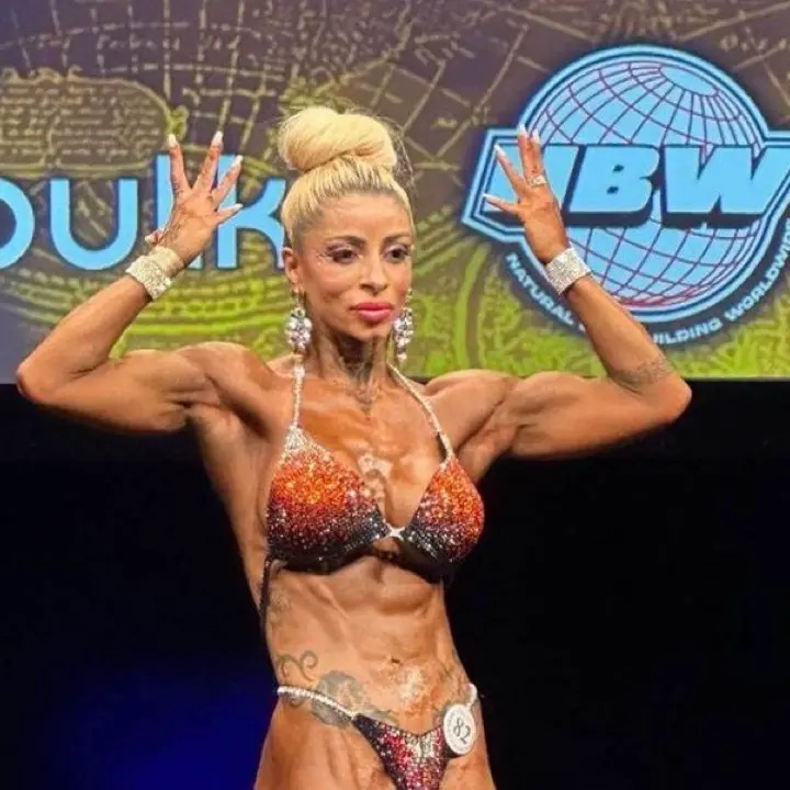 La bodybuilder cosentina su Onlyfans:«Cento euro per le foto dei miei piedi»