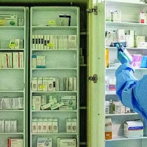 Ospedale di Cosenza a secco di farmaci. Mancano anche guanti e siringhe
