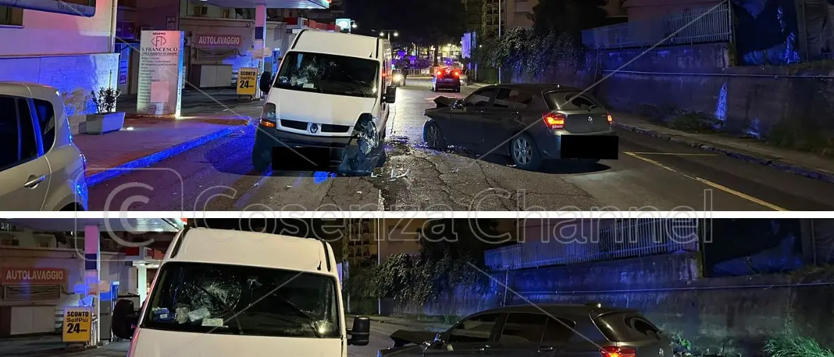 Cosenza, scontro frontale a Piazza Europa: tre feriti