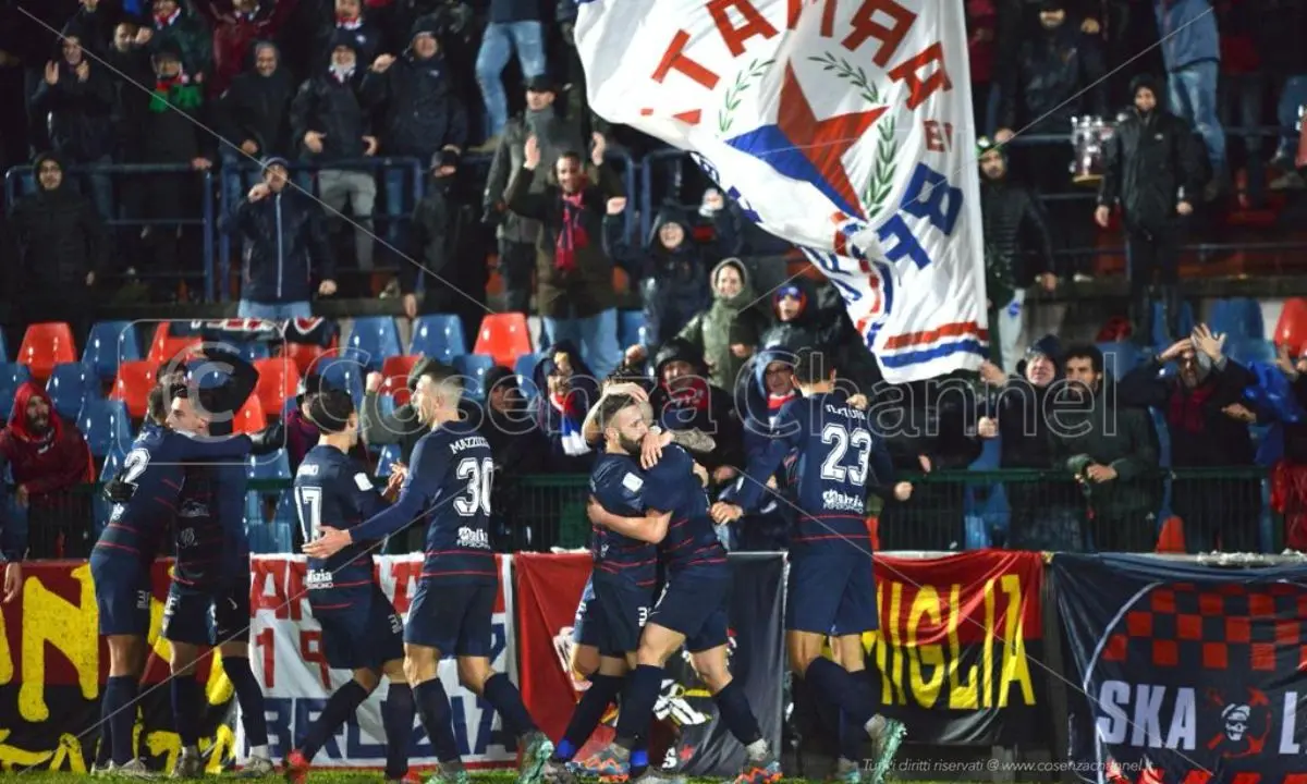 Cosenza-Venezia (4-2): il tabellino del match del \"San Vito-Marulla\"