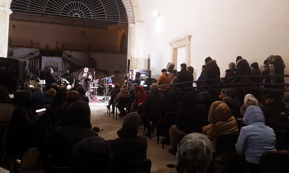 La Biblioteca Civica di Cosenza non deve morire. Una sera di live e dibattiti per sostenerla