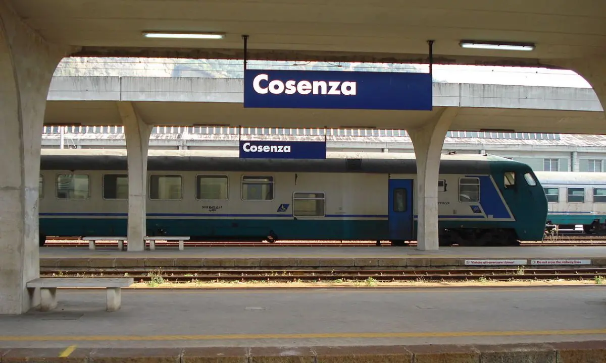 Cosenza-Crotone, da domani tre nuovi treni per un collegamento diretto. L'annuncio di Trenitalia