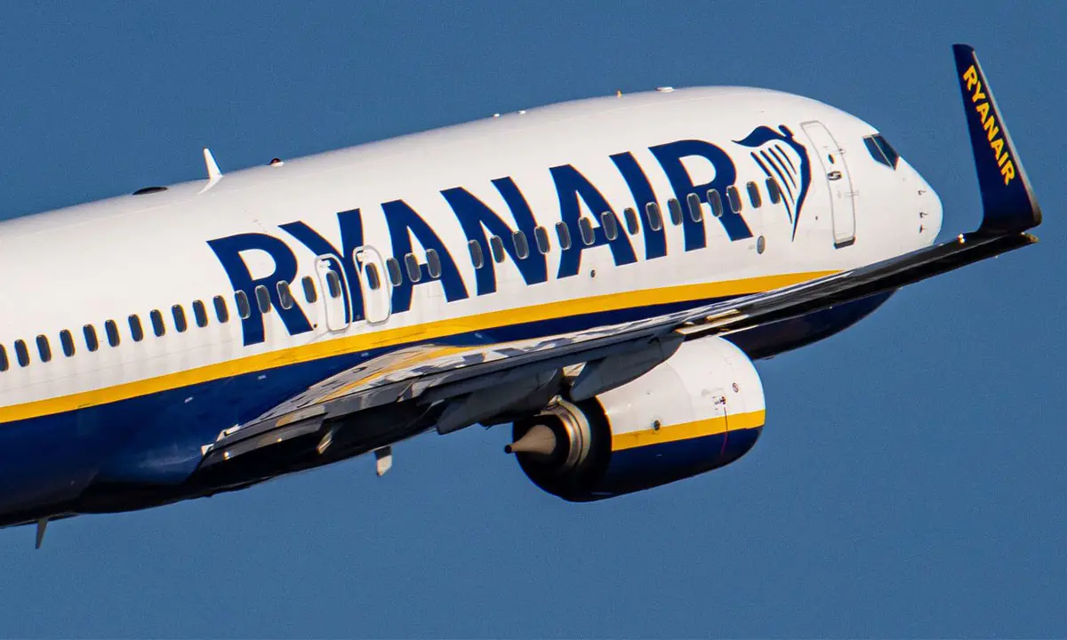 Rayanair, nuove rotte dalla Calabria per l'estate 2025. Potenziate Lamezia Terme e Crotone