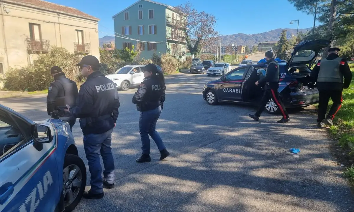 Controlli in provincia di Cosenza: cinque patenti di guida ritirate | FOTO