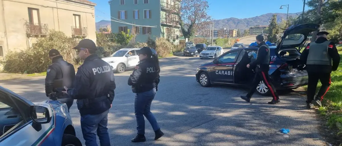 Controlli in provincia di Cosenza: cinque patenti di guida ritirate | FOTO