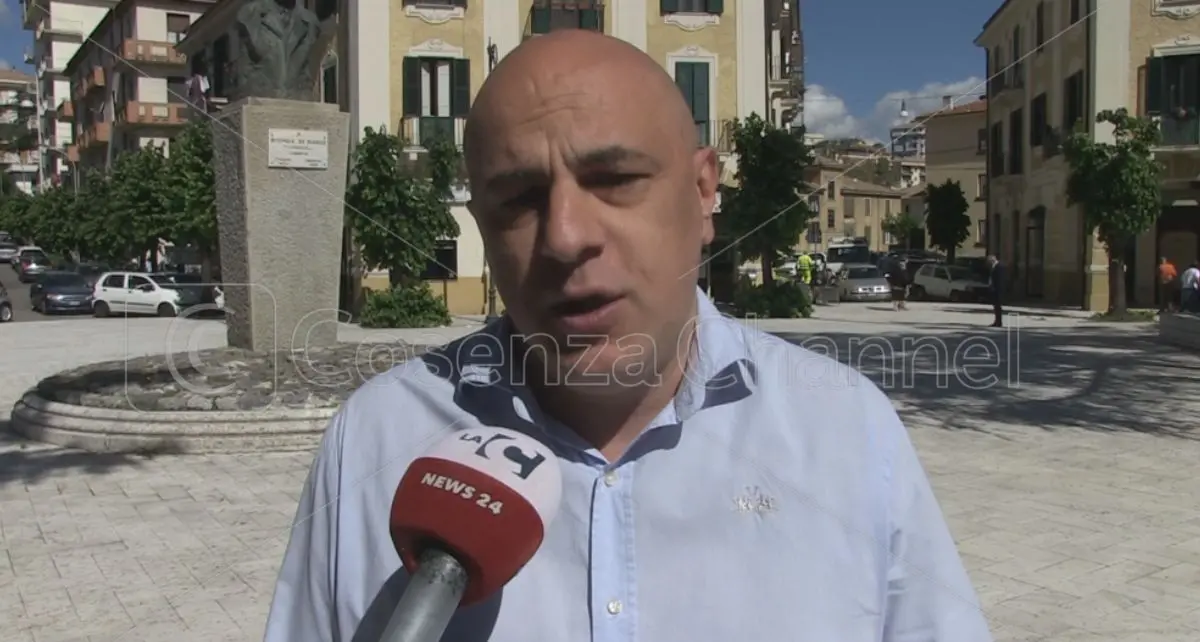 De Cicco fa i conti in tasca alla Giunta Occhiuto: «I due nuovi assessori costeranno ai calabresi 3,5 milioni in più»\n