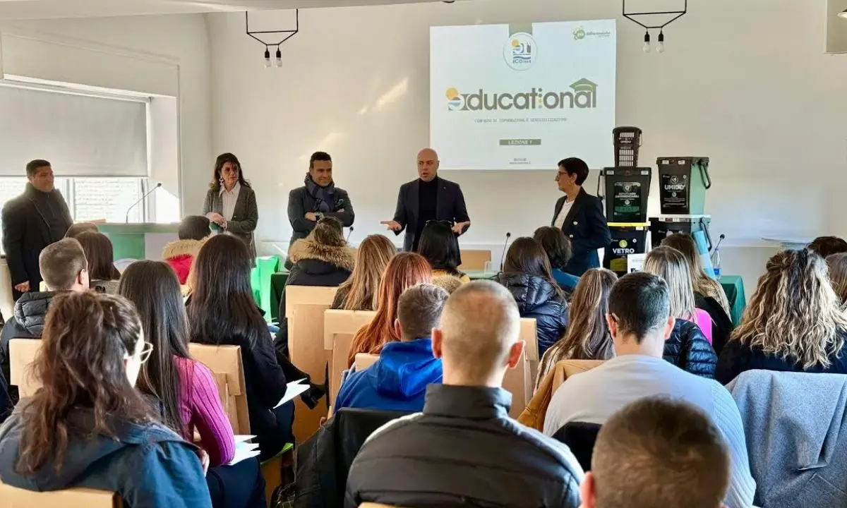 Corigliano Rossano, da giovedì saranno distribuiti i nuovi kit per la differenziata