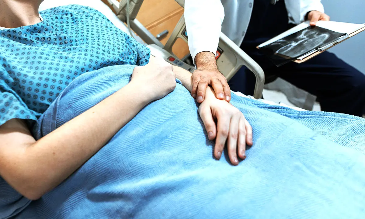 L'appello all'Asp di Cosenza per una malata di Sla: «Aumentate le ore di assistenza domiciliare»