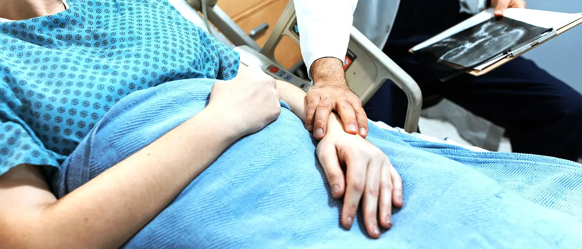 L'appello all'Asp di Cosenza per una malata di Sla: «Aumentate le ore di assistenza domiciliare»