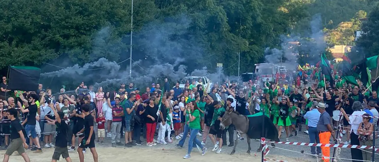 Laino borgo, il “Palio cu i ciucci” apre il corteo di Re Carnevale a Castrovillari