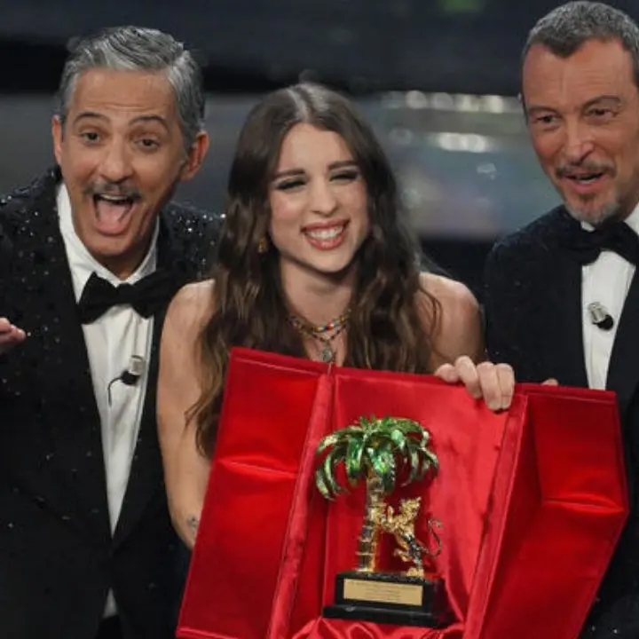 Non solo Lagonegro, Angelina Mango fa felice anche la \"nostra\" Laino Borgo