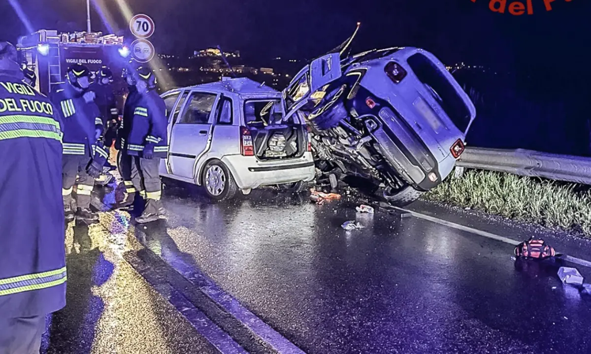 Sangue sulla Ss107, muore in un incidente un giovane di Rende