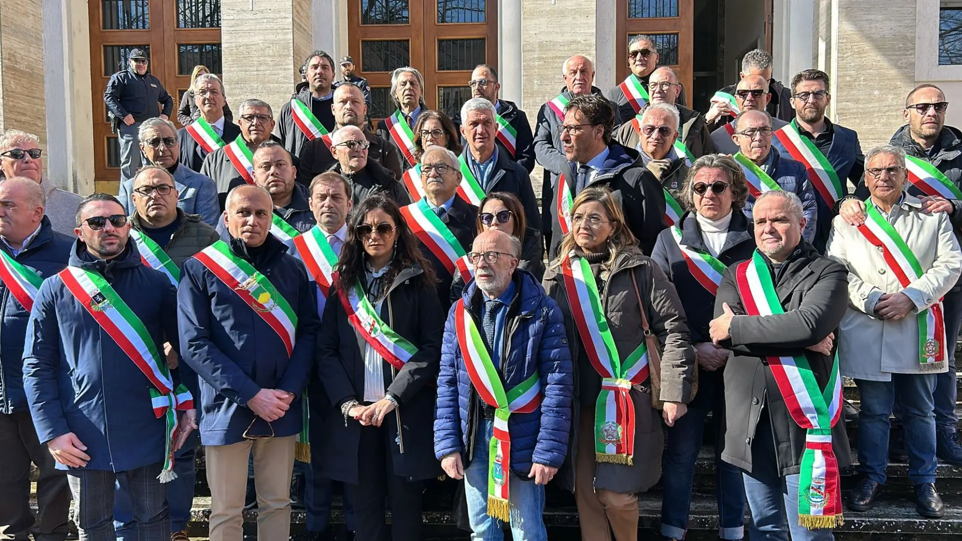 Autonomia differenziata, i sindaci scendono in piazza per dire no
