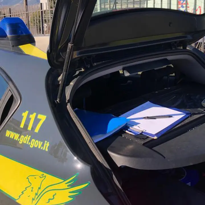 Avvocato ai domiciliari insieme a suo padre: sono accusati di tentata estorsione