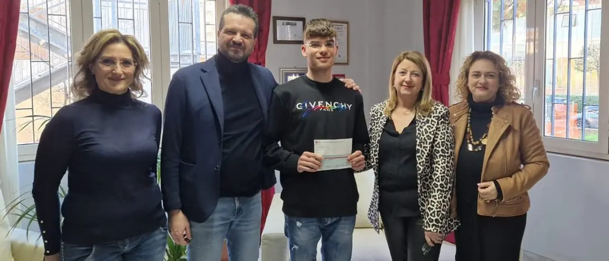 Cosenza, consegnata borsa di studio allo studente del \"Monaco\" per l'elaborato sull'AI