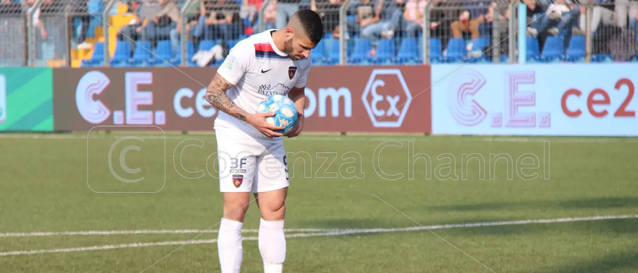 Cosenza, da Genova annunciano: «Tutino avrà questo numero con la Samp»